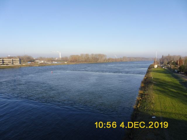 Am Rhein bei Karlsruhe