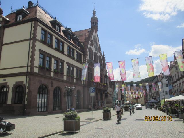 Wolfach ist eine Stadt im Mittleren Schwarzwald und gehört zum Ortenaukreis in Baden-Württemberg (Deutschland). Wolfach war bis zum 31. Dezember 1972 die Kreisstadt des gleichnamigen Landkreises.