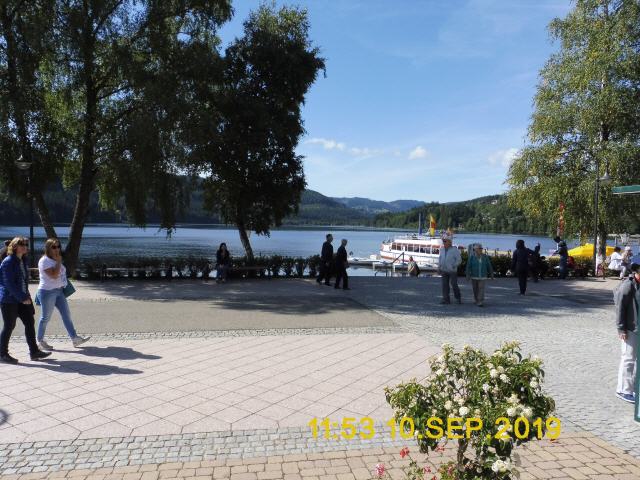 Der Titisee ist ein See im südlichen Schwarzwald in Baden-Württemberg. Er bedeckt eine Fläche von 1,07 km2 und ist durchschnittlich 20 m tief. Seine Entstehung verdankt er dem Feldberg-Gletscher, dessen im Pleistozän entstandene Moränen heute seine Ufer bilden. Gespeist wird er von dem das Bärental durchfließenden Seebach, der am Seebuck, am Osthang des Feldberg-Massivs, dem Feldsee entspringt. Der Ausfluss des Sees auf 840 m ü. NHN ist die Gutach, die ab dem Zusammenfluss mit der Haslach unterhalb von Kappel den Namen Wutach trägt. Damit entwässert der Titisee schließlich zusammen mit der Wutach zwischen Tiengen und Waldshut in den Hochrhein. Am Nordufer liegt der gleichnamige Kurort, der Teil der Stadt Titisee-Neustadt ist. Der südwestliche Teil liegt auf Hinterzartener Gemarkung. Die Wasserqualität des Titisees wird an den beiden Badestellen Strandbad und Sandbank während der Badesaison regelmäßig mit Wasserproben kontrolliert. Die Ergebnisse der Laboruntersuchungen sind über die Badegewässerkarte des Landesgesundheitsamts abrufbar.